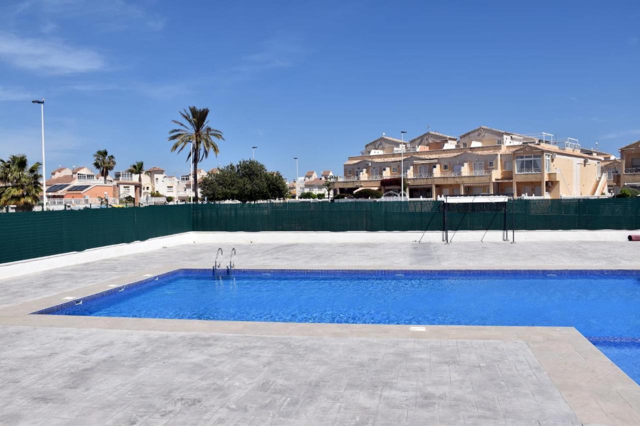 Casa Alex Torrevieja- Holiday House - Con Piscina Comunitaria Ngoại thất bức ảnh