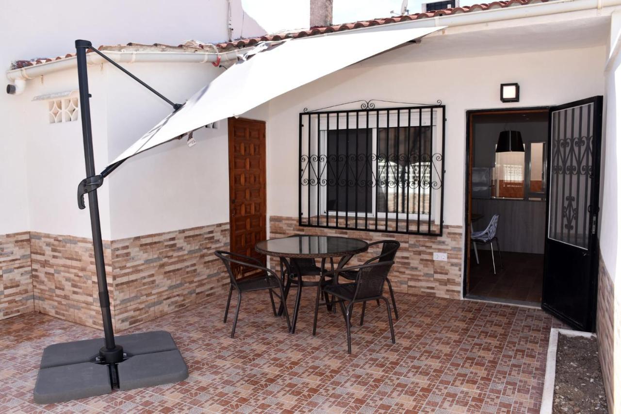 Casa Alex Torrevieja- Holiday House - Con Piscina Comunitaria Ngoại thất bức ảnh